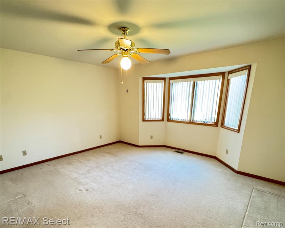 6011 Oak Creek Drive, Swartz Creek, MI 48473 — Photo 15