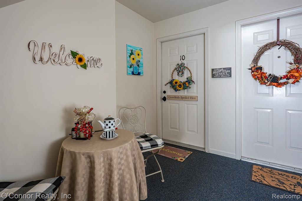 1700 River Road, 10, Marysville, MI 48040 — Photo 3