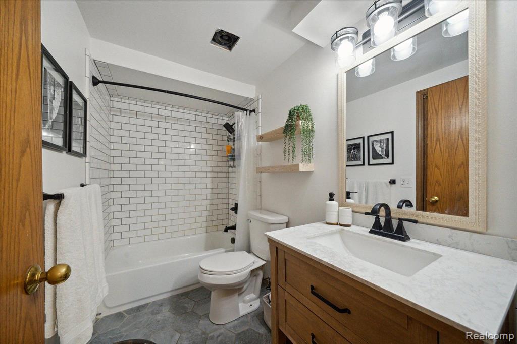 4211 COUNTRY Way, Hartland, MI 48353 — Photo 19
