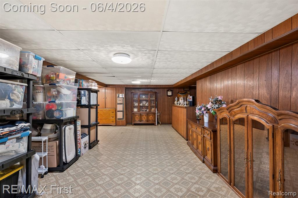 26376 Lawrence Drive, Dearborn Heights, MI 48127 — Photo 39