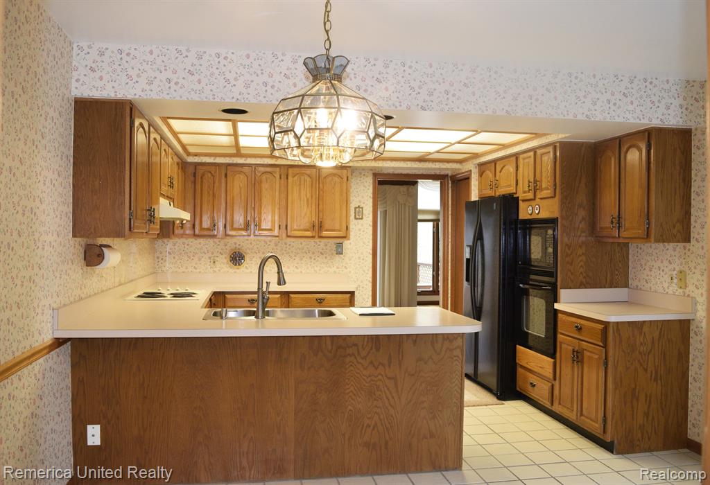 37786 Siena Drive, Farmington Hills, MI 48331 — Photo 18