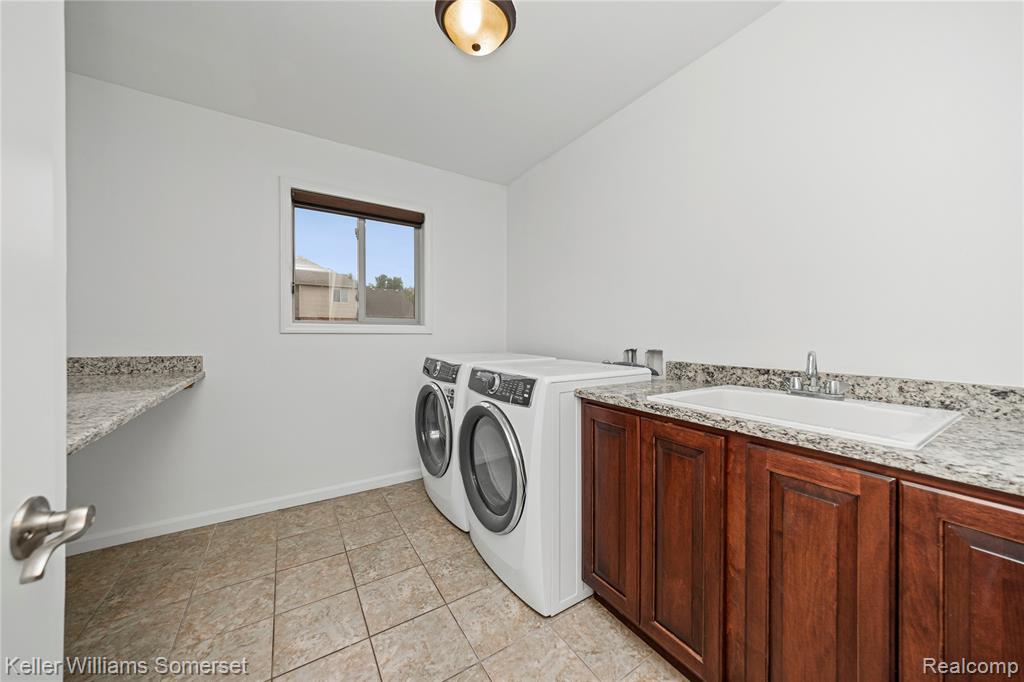 55257 Breton Woods Drive, Macomb, MI 48042 — Photo 25