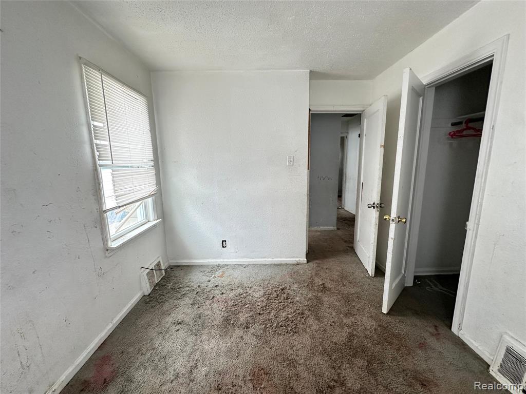 8084 Artesian Street, Detroit, MI 48228 — Photo 11