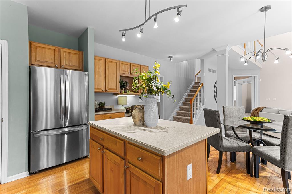7567 WINDGATE Circle, West Bloomfield, MI 48323 — Photo 16