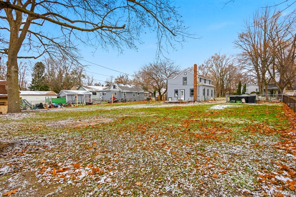 657 Lucille Drive, Wolverine Lake, MI 48390 — Photo 36