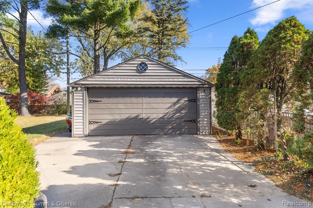 932 N VERNON Street, Dearborn, MI 48128 — Photo 38