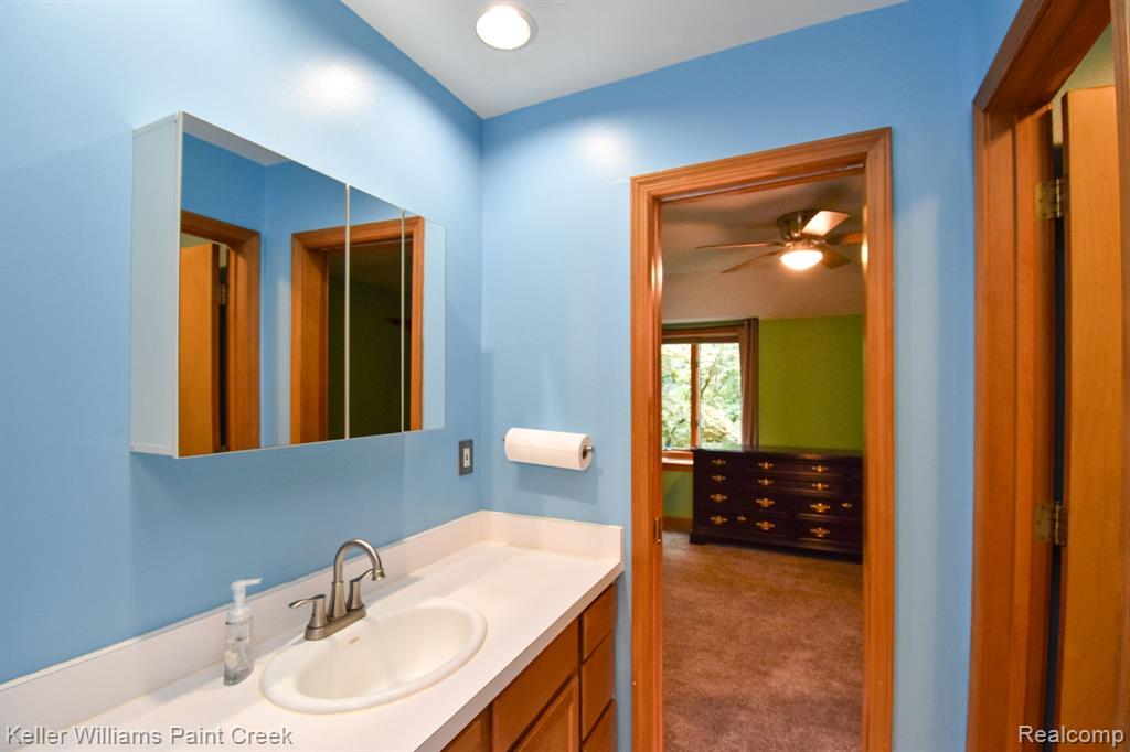713 KNIBBE Road, Lake Orion, MI 48362 — Photo 40