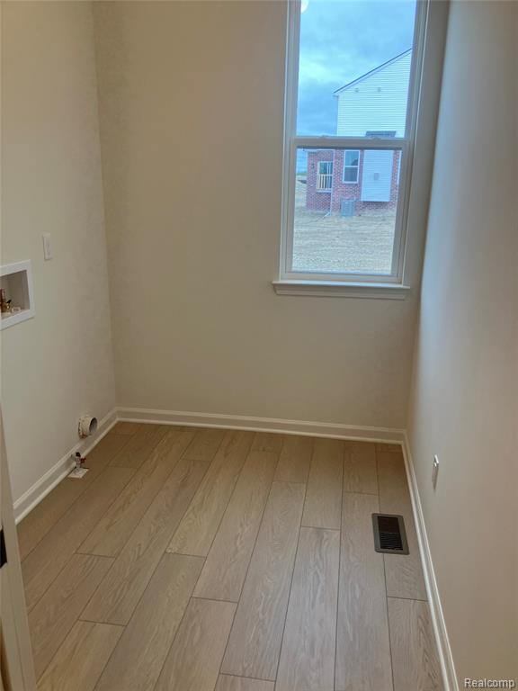 1933 MAGGIE Lane, Ypsilanti, MI 48198 — Photo 11