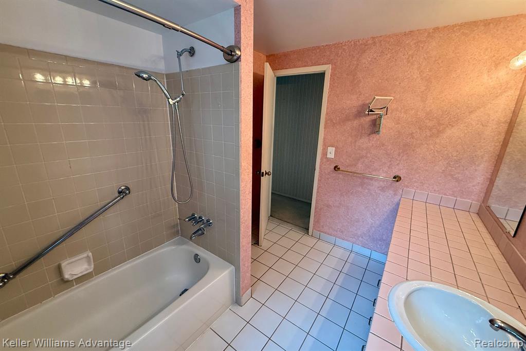 40795 Katie Drive, Novi, MI — Photo 27