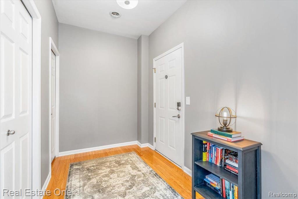 39492 ROCKCREST Lane, Northville, MI 48168 — Photo 9