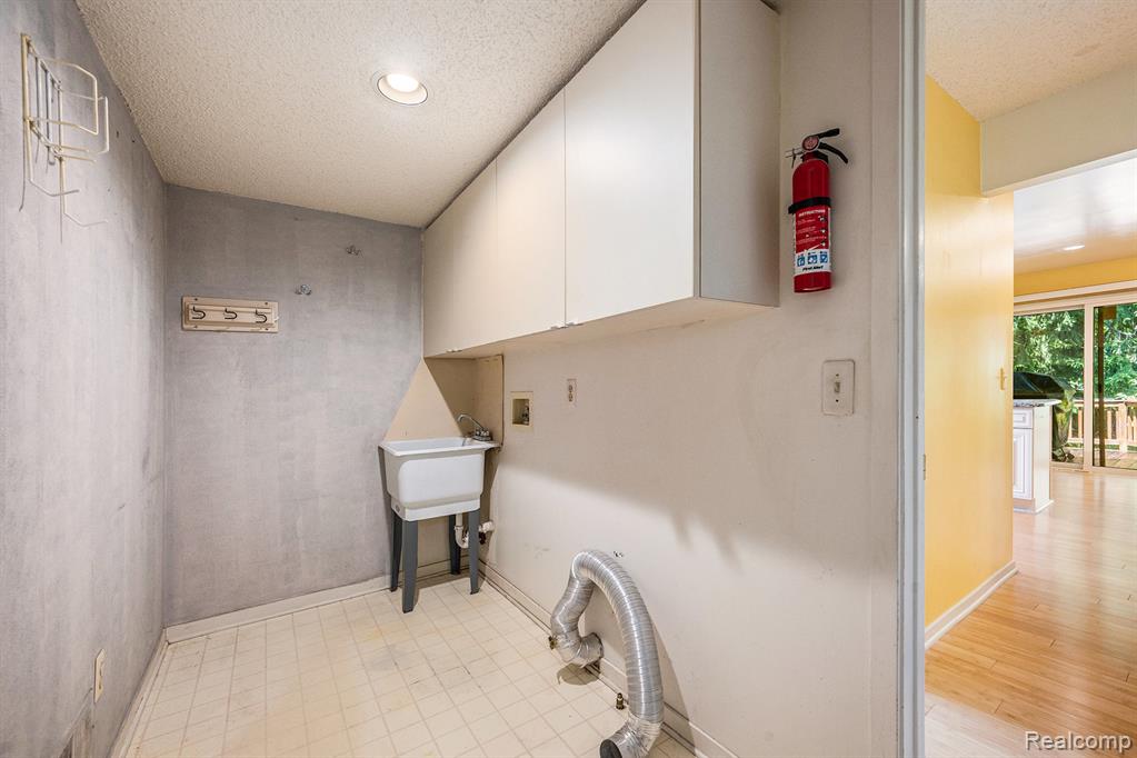 7446 Pepper Creek, West Bloomfield, MI — Photo 22