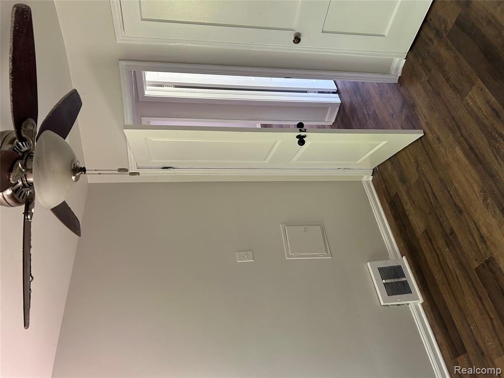 12914 Hazelton Street, Detroit, MI 48223 — Photo 13