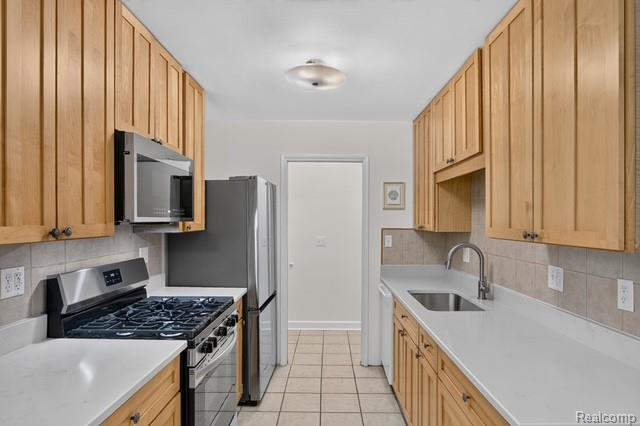 921 Raymond Street, Ann Arbor, MI 48103 — Photo 11