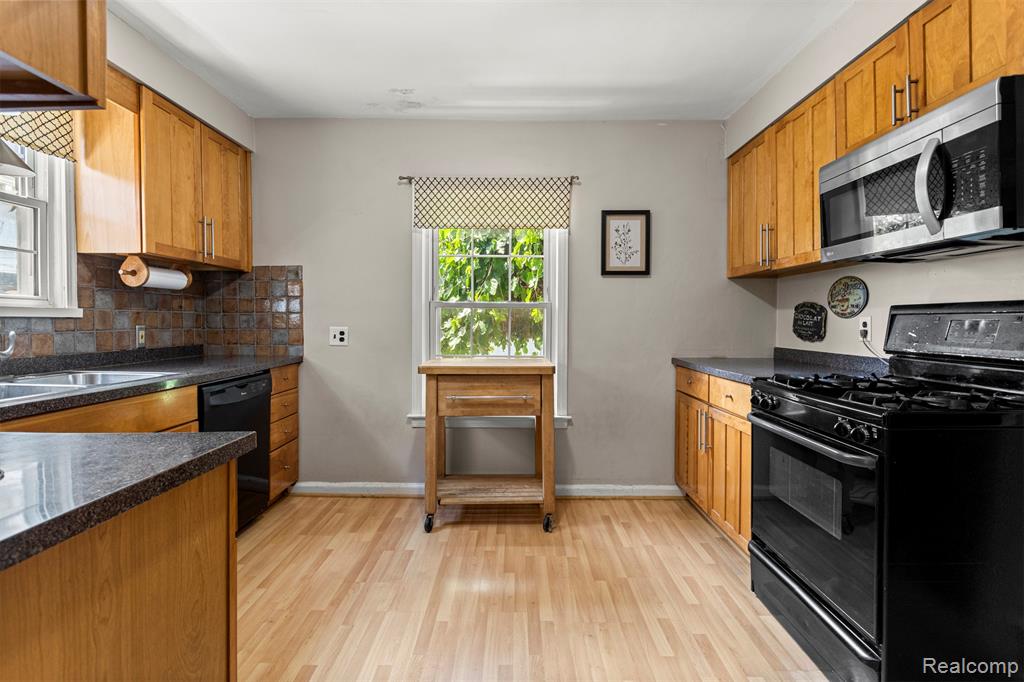 5429 Orchard Avenue, Dearborn, MI 48126 — Photo 14