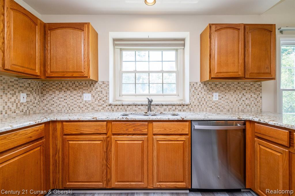 41841 RIVERWOOD Court, Canton, MI 48187 — Photo 14