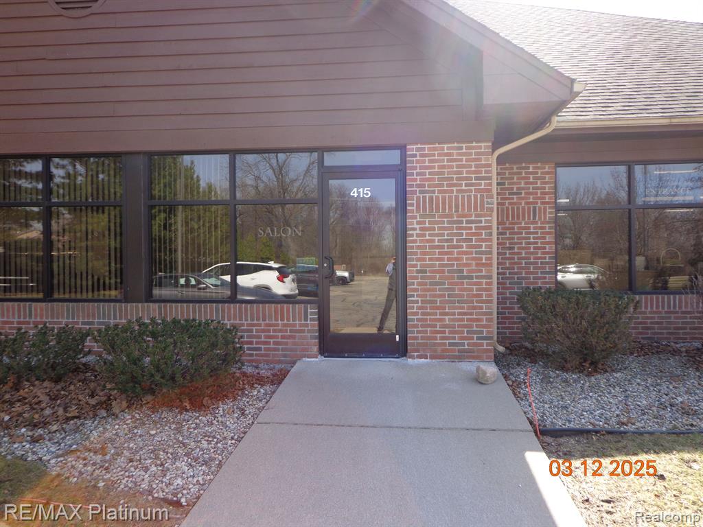 415 ROUNDS Drive, Fenton, MI 48430 — Photo 10