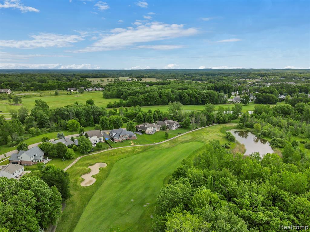 5827 WESTWOOD Drive, Grand Blanc, MI 48439 — Photo 57