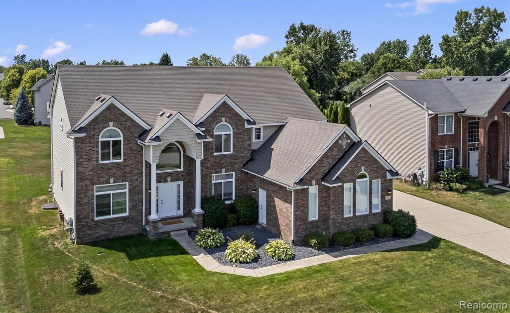 25655 Coach Lane, South Lyon, MI 48178