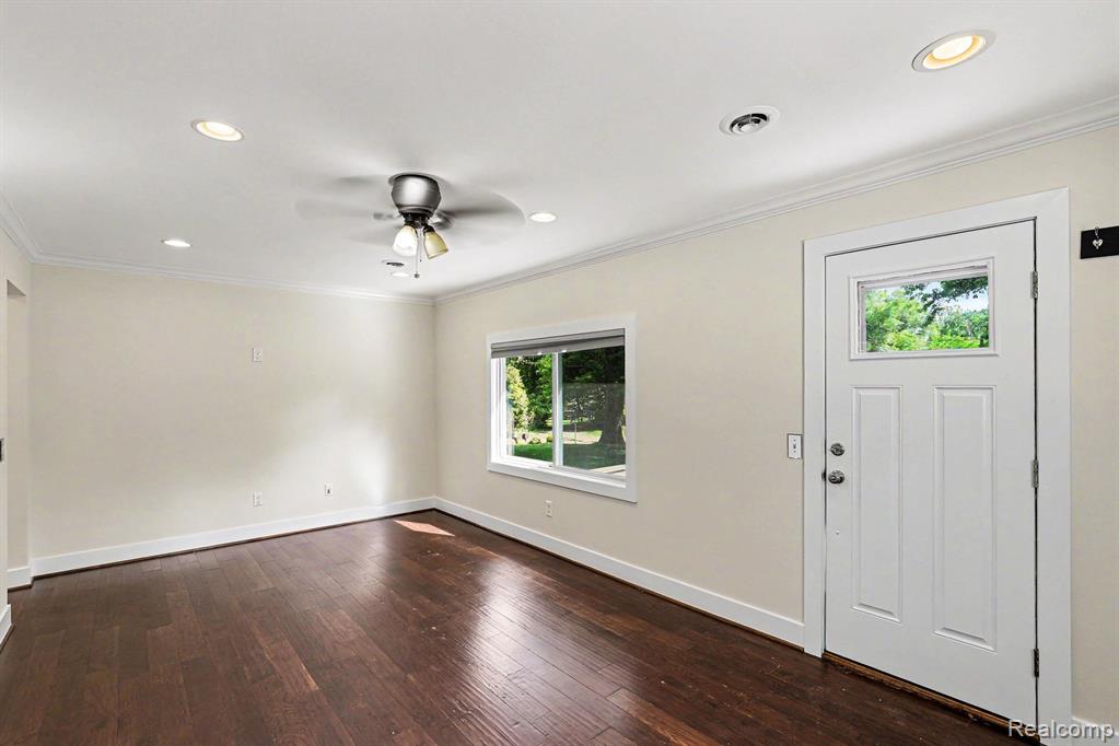 9315 Hillcrest Road, Clarkston, MI 48348 — Photo 4