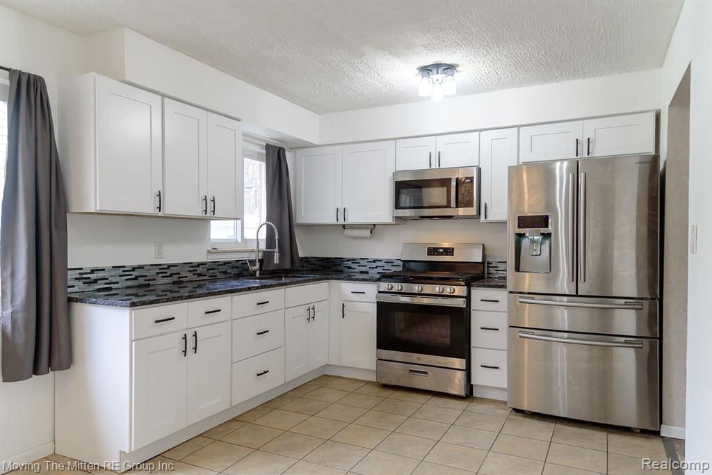 6061 N DOWLING Street, Westland, MI — Photo 7