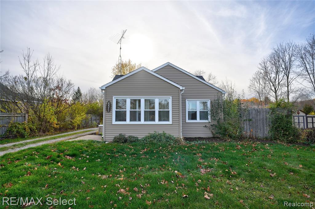6571 River Road, Flushing, MI 48433 — Photo 11