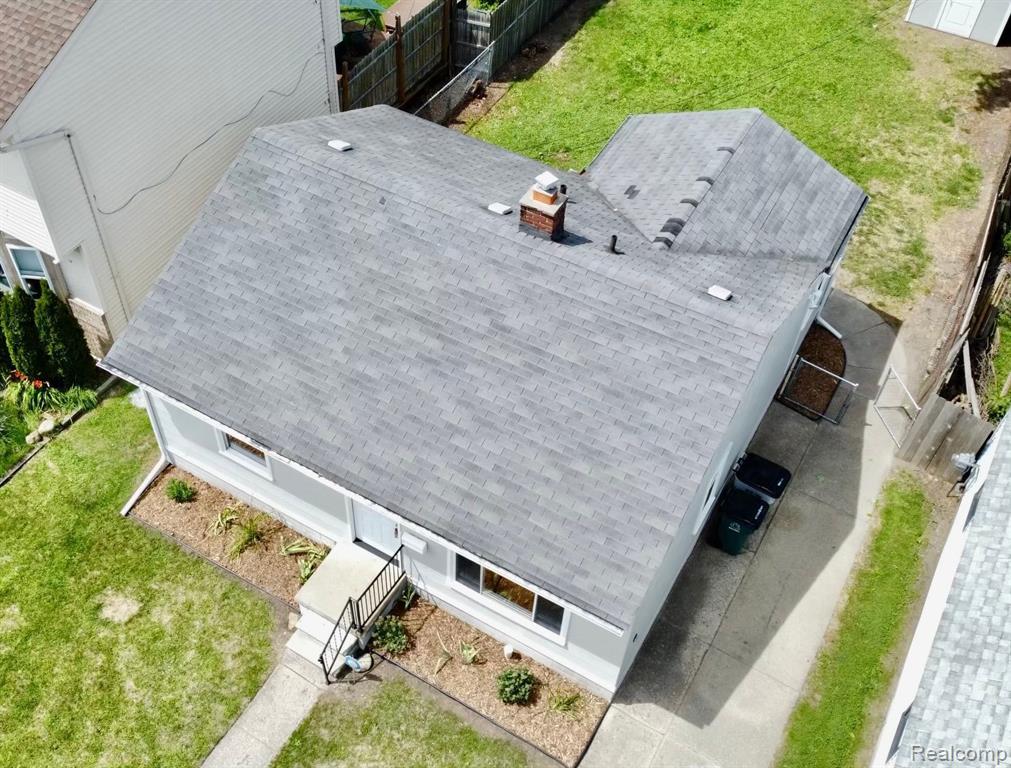 957 E MEYERS Avenue, Hazel Park, MI 48030 — Photo 2