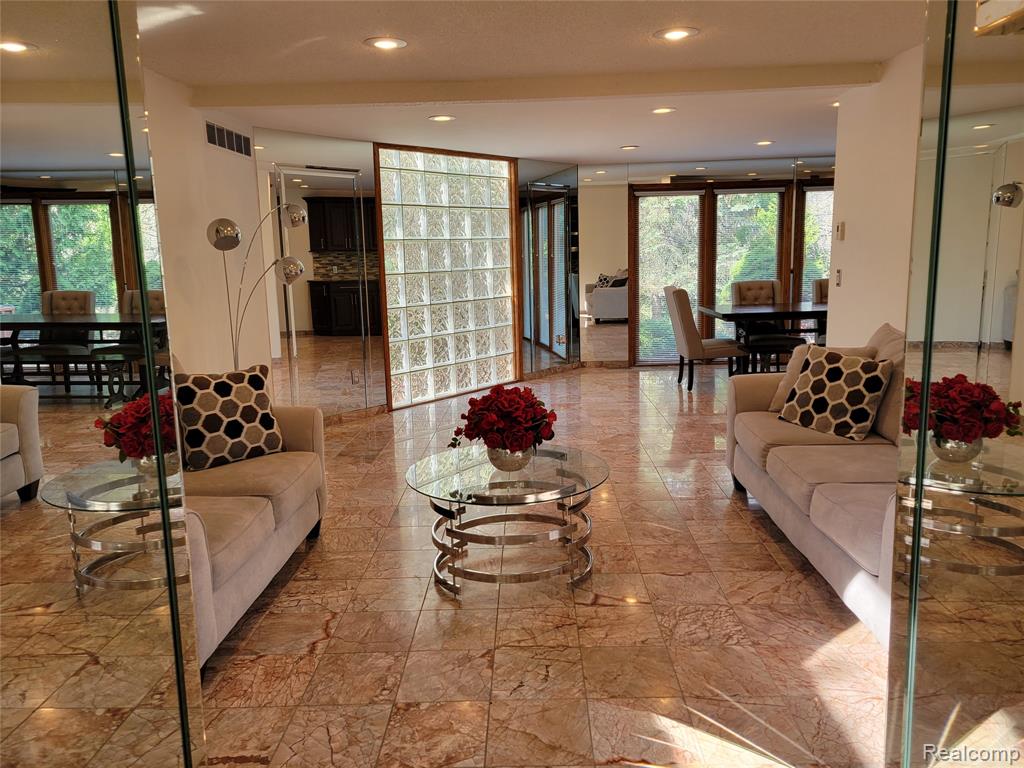 5549 Perrytown Drive, West Bloomfield, MI — Photo 35