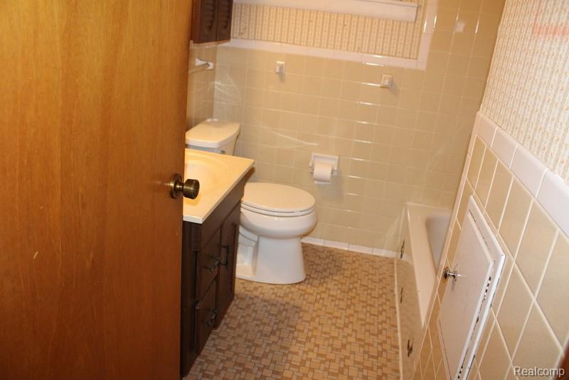 907 Farnham Avenue, Lincoln Park, MI 48146 — Photo 31