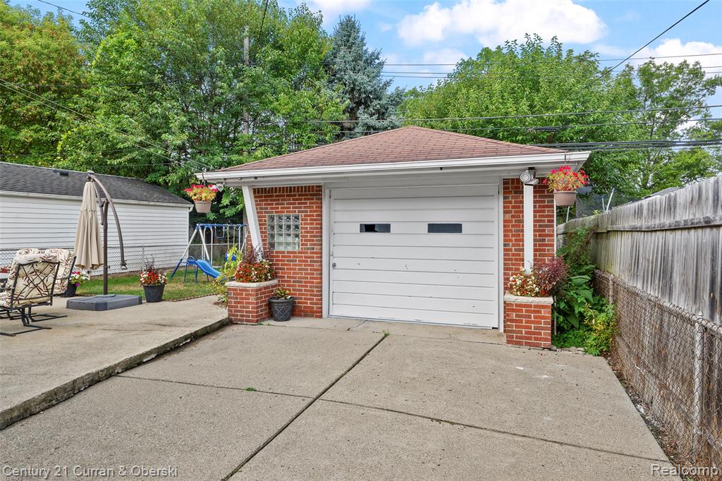 5741 Hubbell Street, Dearborn Heights, MI 48127 — Photo 30