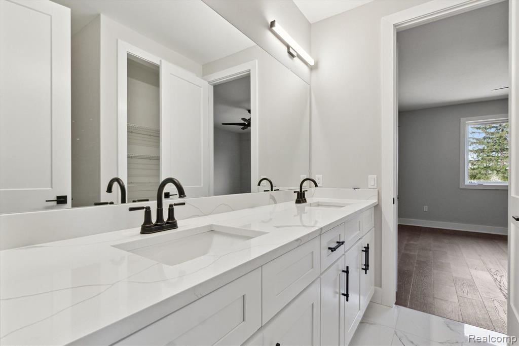 9 ANNANDALE, Leonard, MI 48367 — Photo 37