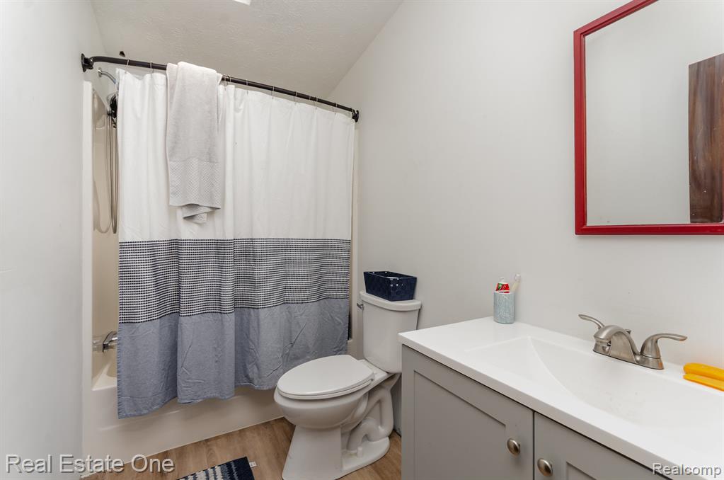 43529 Medea Drive, Clinton Twp, MI 48036 — Photo 17