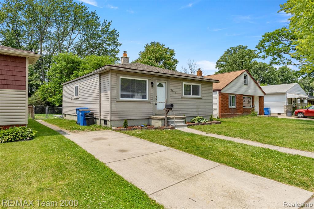 4652 Raymond Avenue, Dearborn Heights, MI 48125 — Photo 3