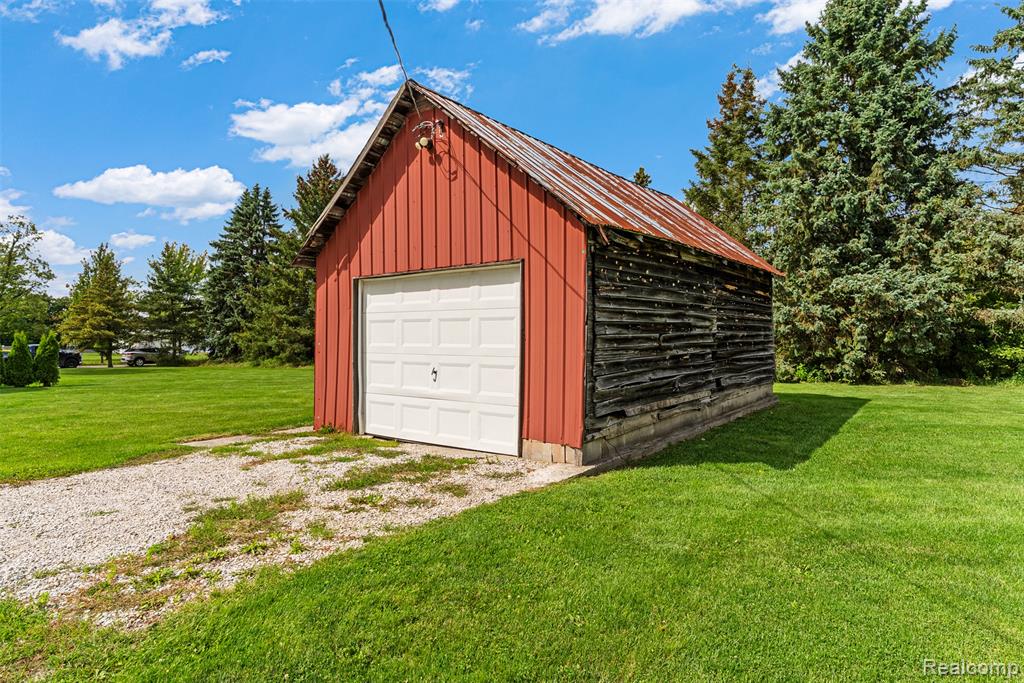 10433 Nichols Road, Gaines Vlg, MI 48436 — Photo 38