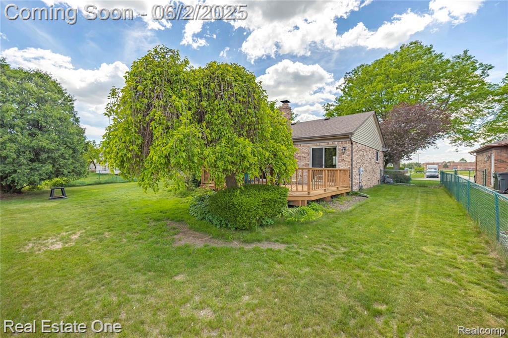 40252 Kraft Drive, Sterling Heights, MI 48310 — Photo 39