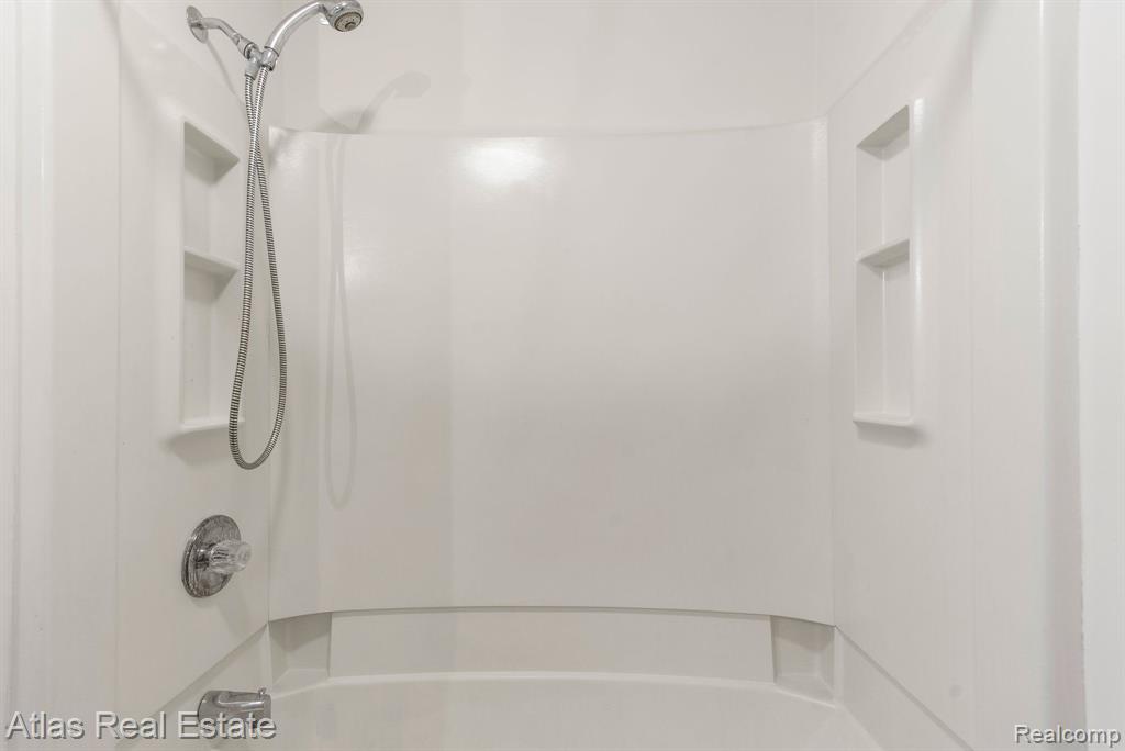 7371 BURPEE Road, Grand Blanc, MI 48439 — Photo 44