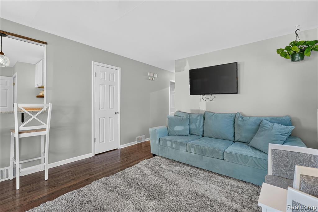 852 Manor Drive, Milford, MI 48381 — Photo 6