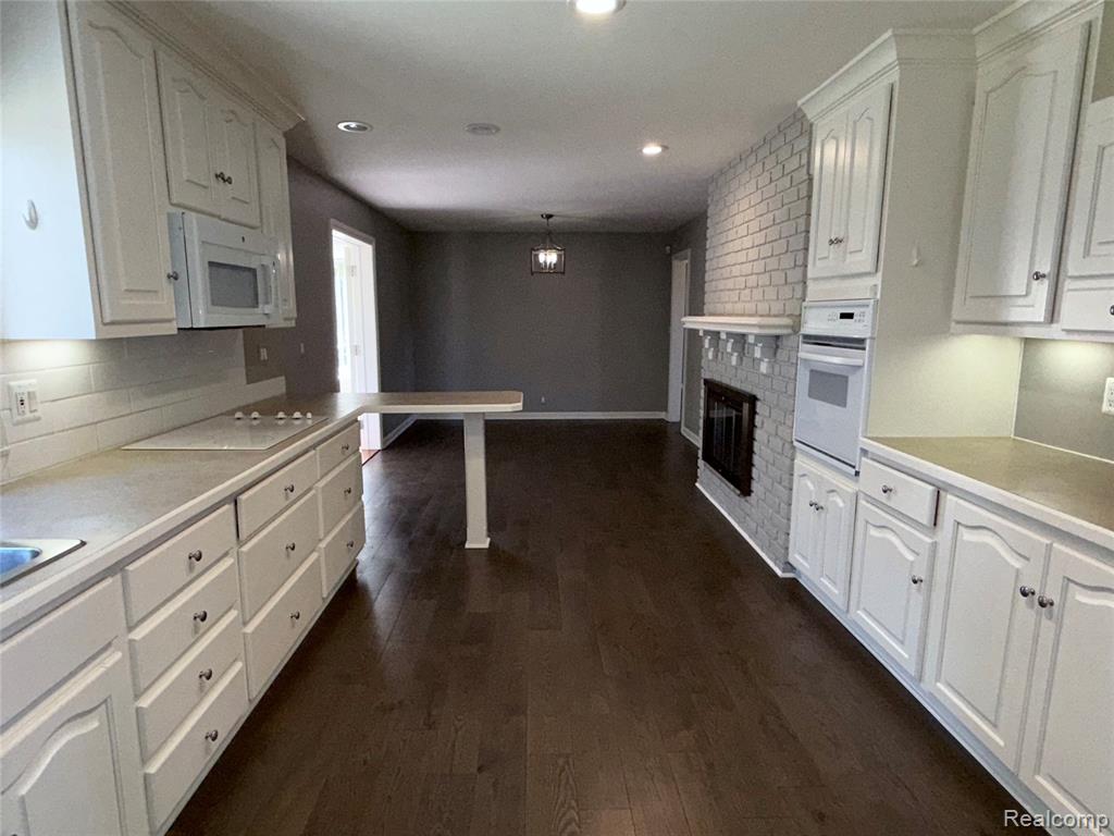 1929 Bayou Drive, Bloomfield, MI 48302 — Photo 10
