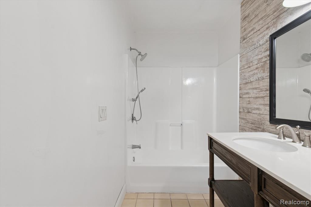 49934 W Huron River Drive, Belleville, MI 48111 — Photo 32