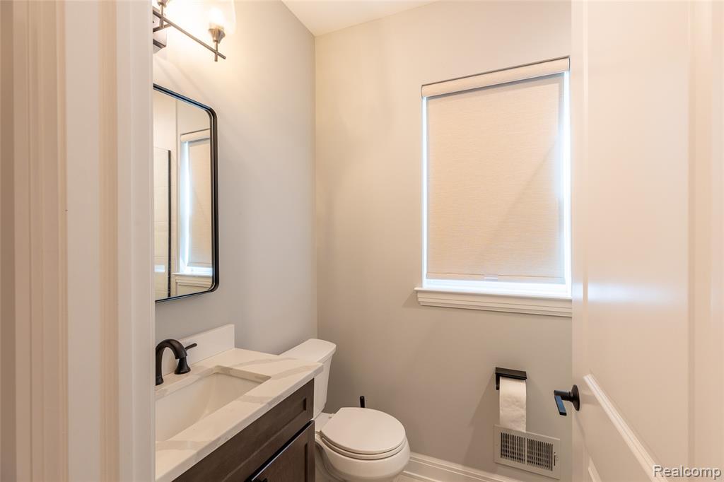 5092 Westminster Avenue, Troy, MI 48085 — Photo 21