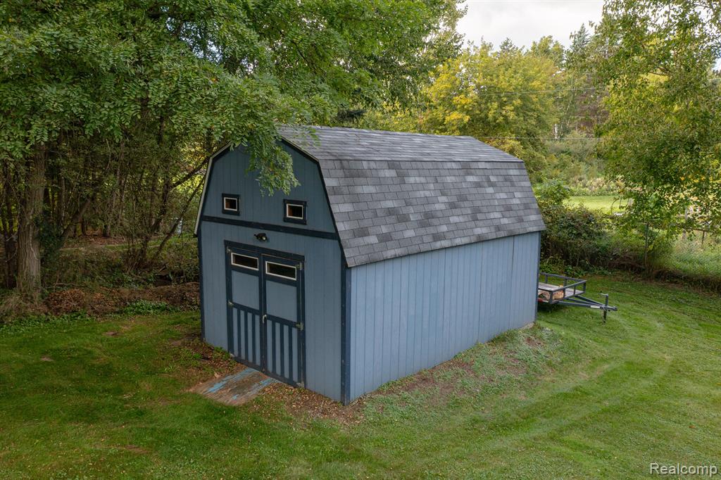 8620 RATTALEE LAKE Road, Clarkston, MI 48348 — Photo 38