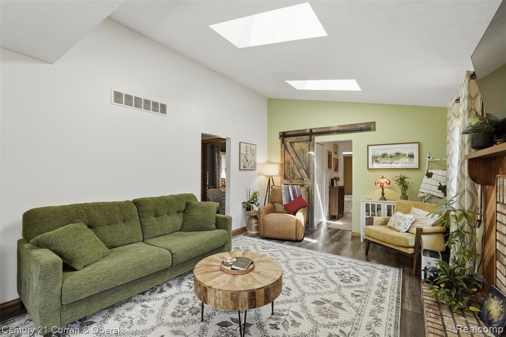 8303 Lagoon Street, Commerce Twp, MI 48382 — Photo 9