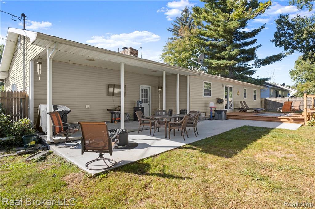 4268 Ravenswood Road, Port Huron, MI 48060 — Photo 31