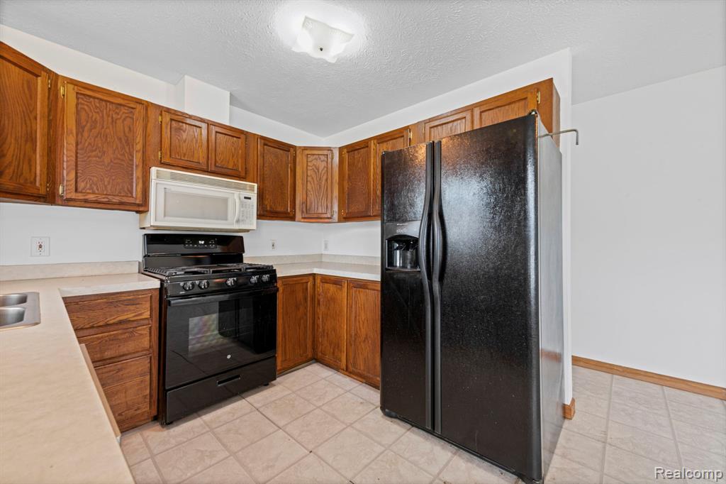 941 Pine Street, Wyandotte, MI 48192 — Photo 10