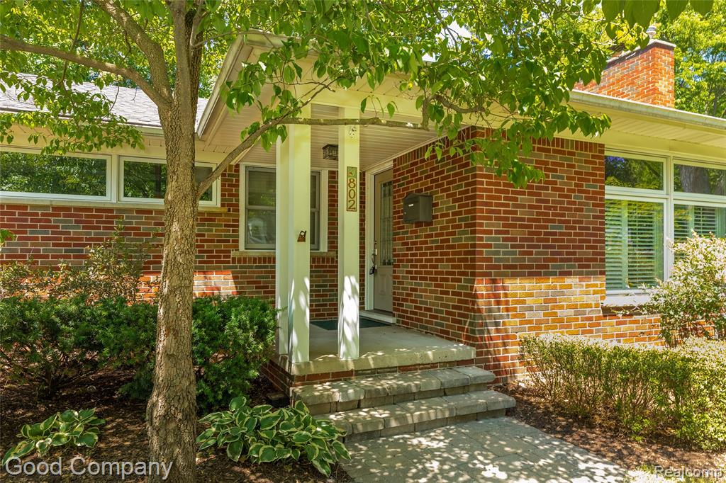 802 Orchard View Drive, Royal Oak, MI 48073 — Photo 4