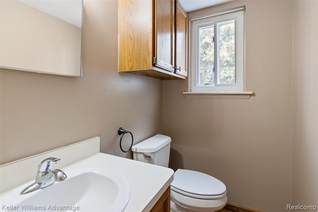 5671 Caren Drive, Ypsilanti, MI 48197 — Photo 10