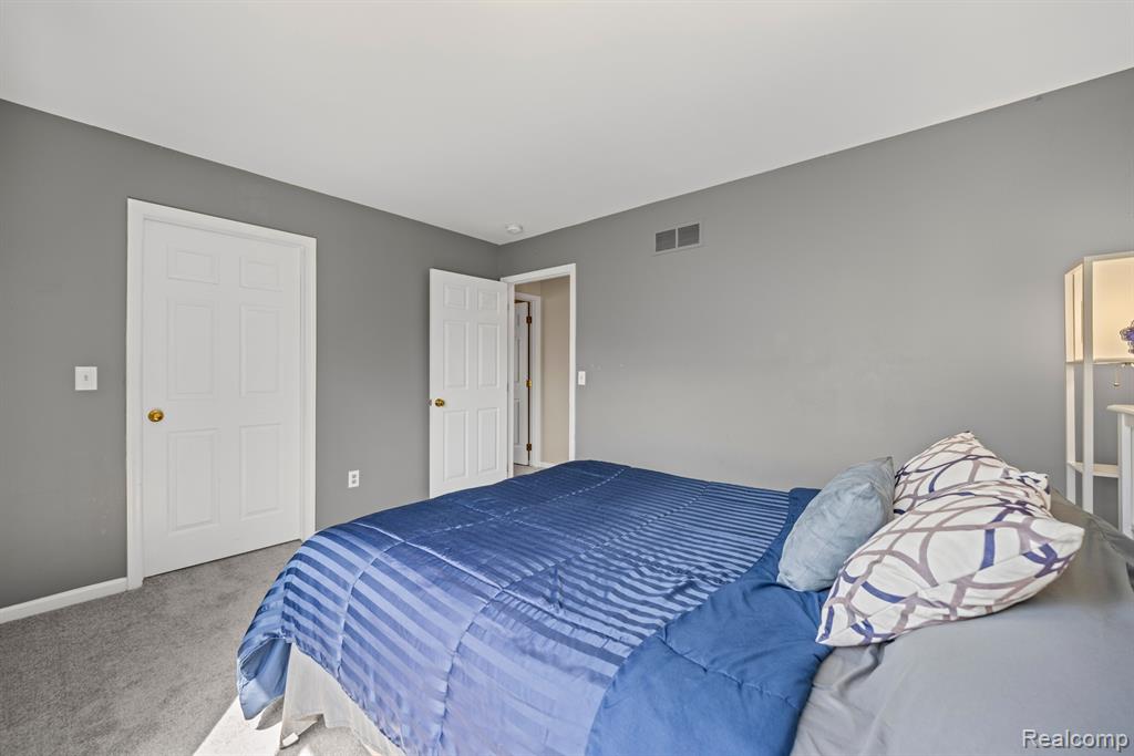 42890 BROOKSTONE Drive, Novi, MI 48377 — Photo 32