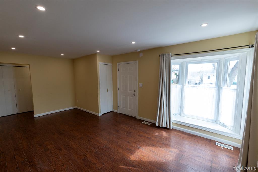 35268 Tilford Street, Rockwood, MI — Photo 15