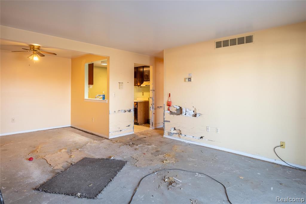 1476 W Chateau Vert Street, Ypsilanti, MI 48197 — Photo 4