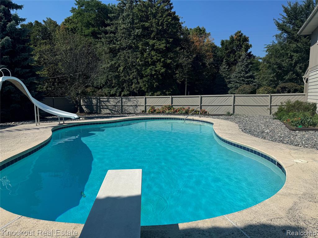 439 Churchgrove Road, Frankenmuth, MI 48734 — Photo 3