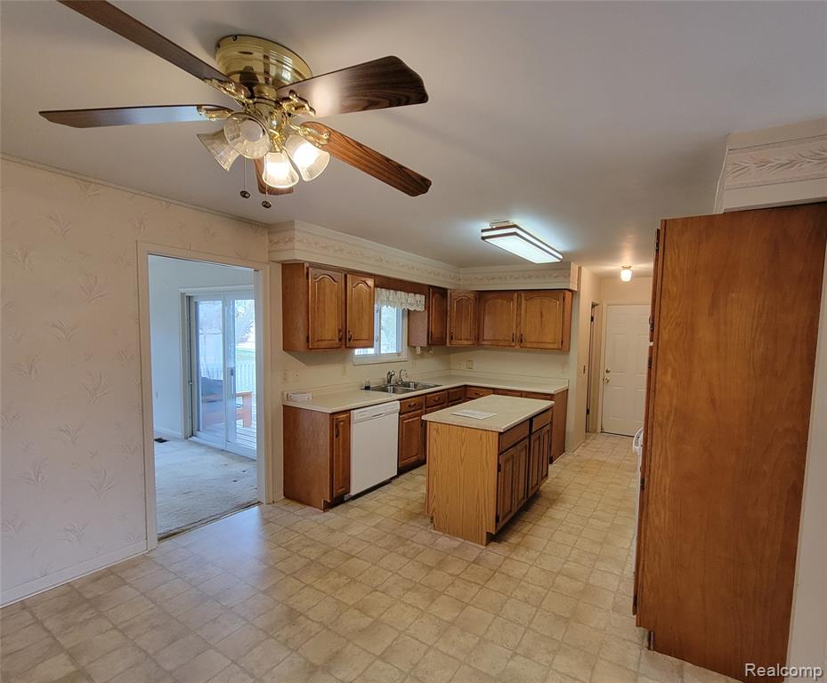 831 Meadow Drive, Davison, MI 48423 — Photo 8